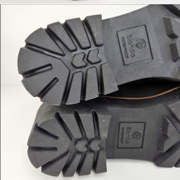 Blondo Dahlia NWOT Oversized Buckle Chunk Heel Suede Waterproof  Boots Black … - Picture 7 of 8